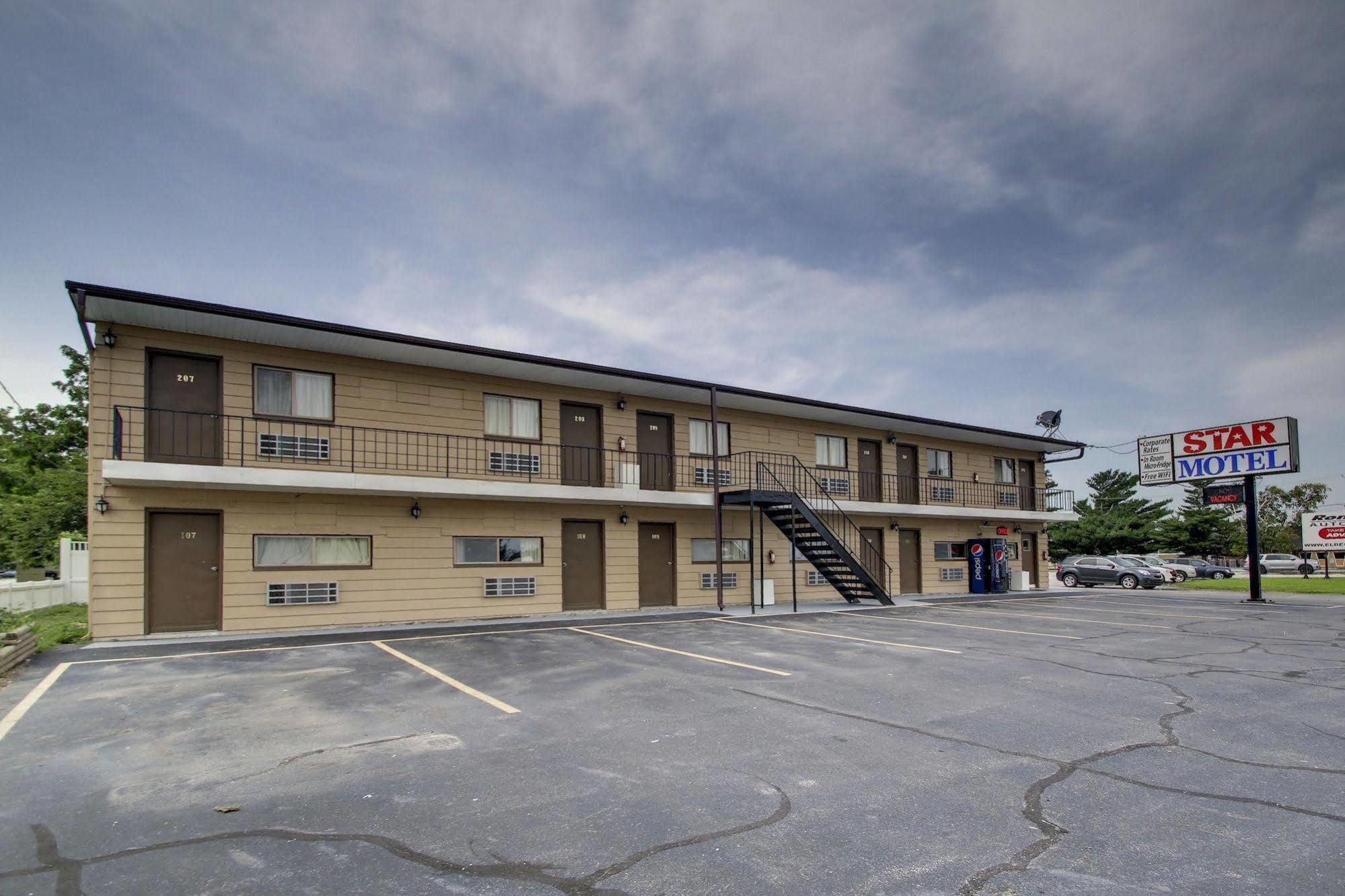 Star Motel Macomb Экстерьер фото